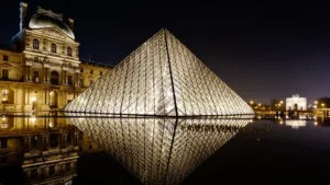 تحقيقات تكشف أن كلمة مرور نظام المراقبة بالفيديو في متحف اللوفر كانت LOUVRE
