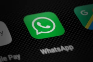 تطبيق WhatsApp يعزز أمان الحسابات بمفاتيح مرور متعددة وتحقق بخطوتين أقوى