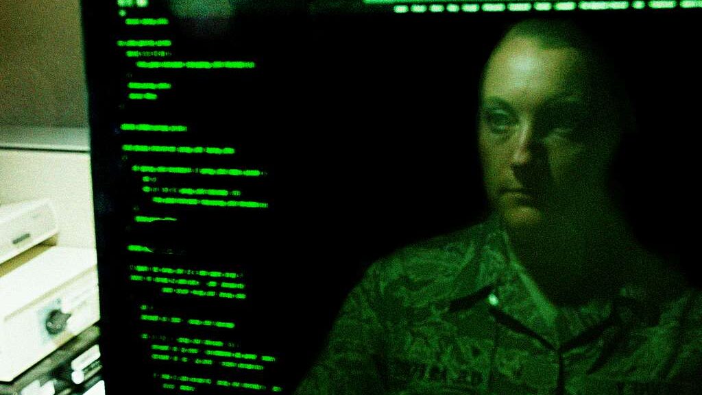 آفاق نمو سوق الأمن السيبراني العسكري والتحول نحو نموذج الثقة الصفرية بحلول 2031