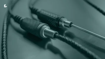 تقنية تنصت تحول كابلات الألياف الضوئية إلى أدوات لالتقاط الصوت واستعادة المحادثات