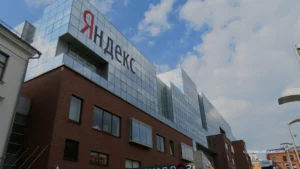 هجمات بمسيرات تعطل ثلاثة مراكز بيانات لشركة Yandex وتحد من خدماتها السحابية
