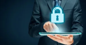 مدراء الأمن السيبراني CISOs يحذّرون من فجوات مقلقة في استراتيجيات GenAI